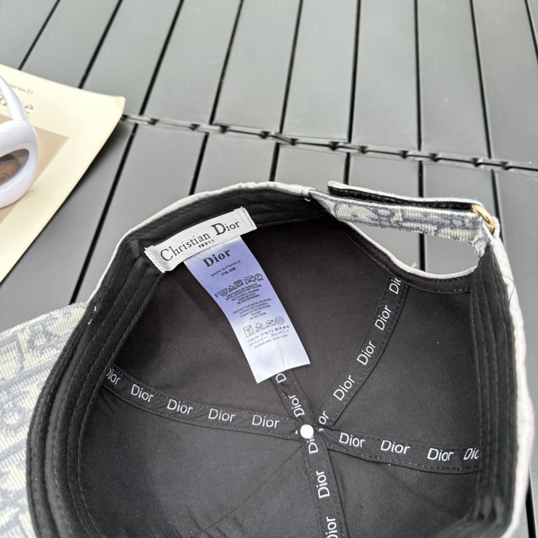 Dior new embroidered letters canvas baseball cap head circumference: 57cm