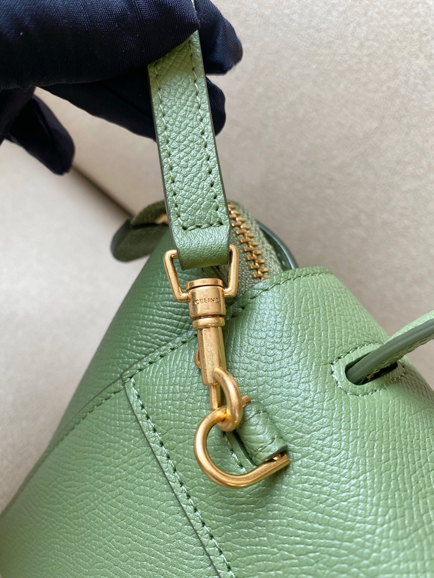 𝐂𝐞𝐥𝐢𝐧𝐞 𝐛𝐞𝐥𝐭 𝐩𝐢𝐜𝐨 𝟏𝟔𝐜𝐦 Grained Calfskin Bag