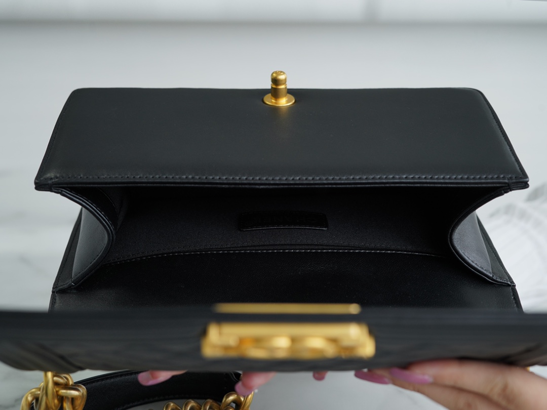 𝗖𝗵𝗮𝗻𝗲𝗹 𝗟𝗲𝗯𝗼 𝘆Italy 🇮🇹GR original lambskin：Medium Black Gold