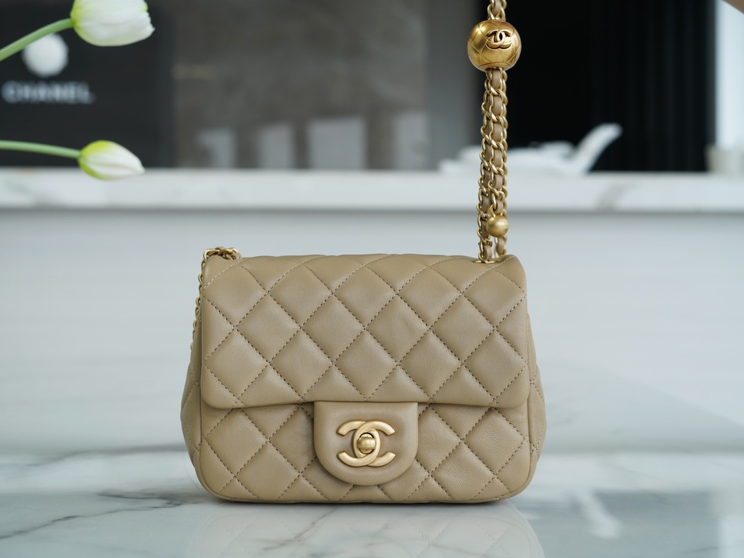 𝗖𝗛𝗔𝗘𝗡𝗟✦ Metal Ball Square Fatty Genuine Leather Milk Coffee Apricot