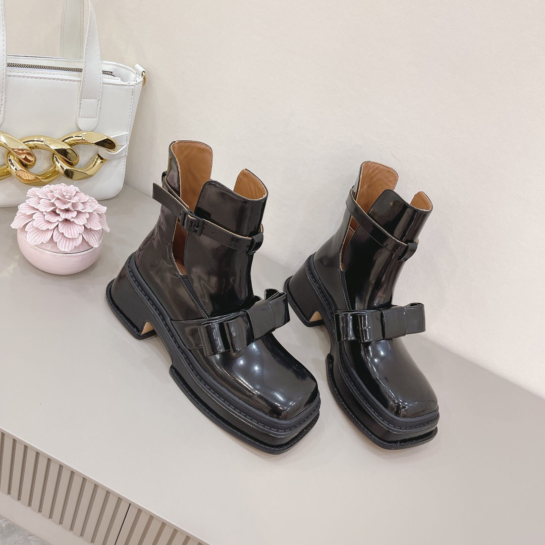 shushuton | 𝟐𝟎𝟐𝟏/𝐒𝐒 𝐧𝐞𝐰 2022 fall and winter runway show models, thick-soled square toe waterproof platform boots