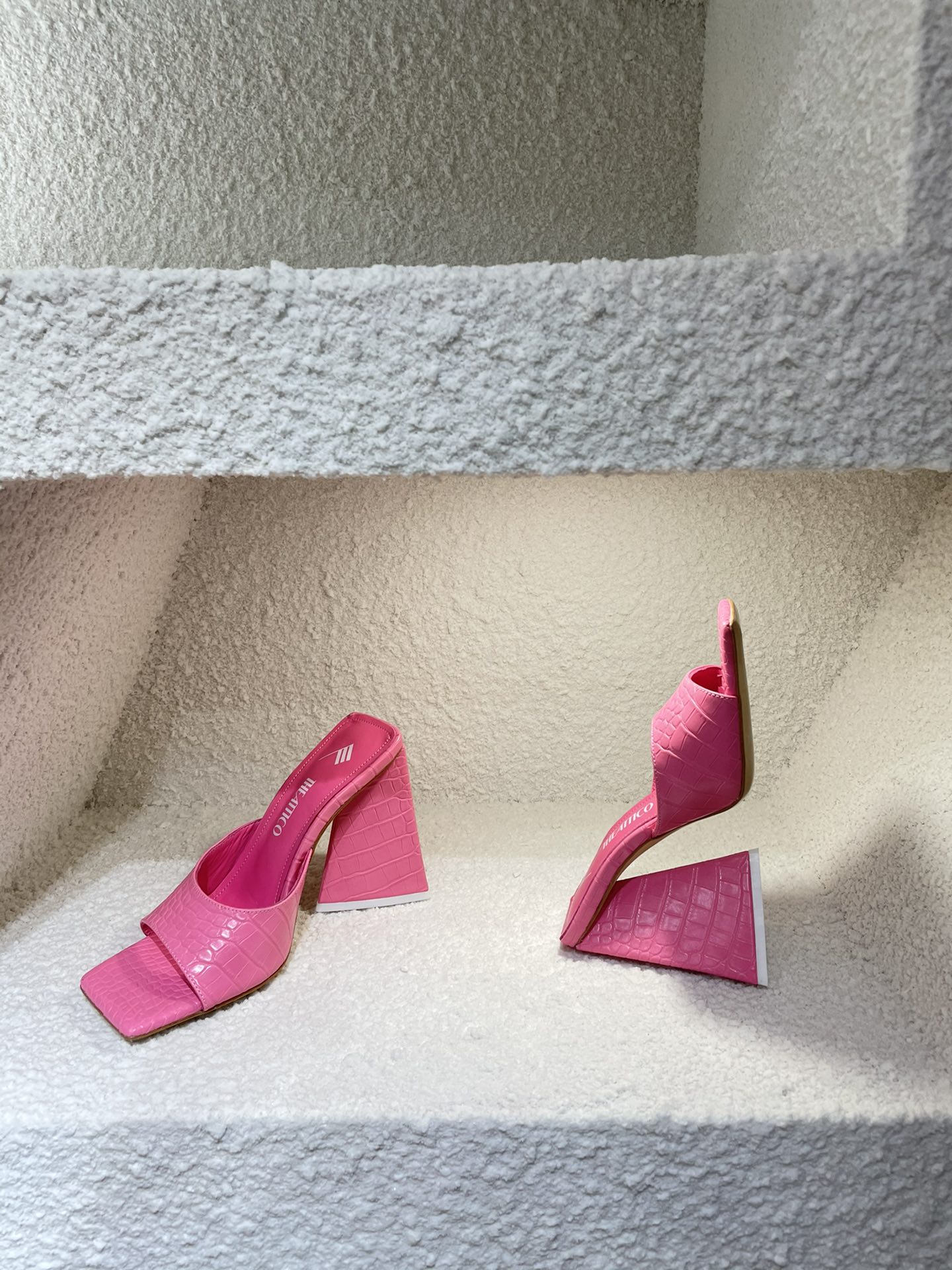 THE ATTICO | 𝟐𝟎𝟐𝟏/𝐒𝐒 𝐧𝐞𝐰 The attico triangle heel sandals lined with sheepskin leather genuine leather outsole