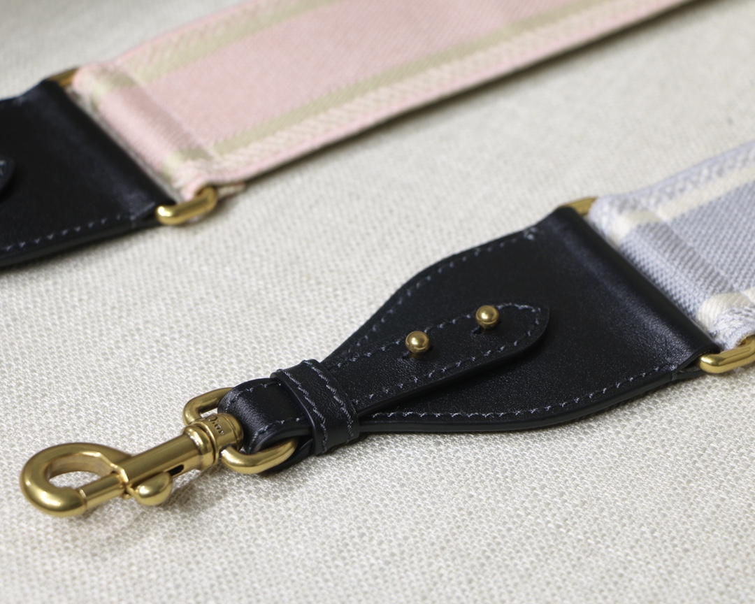 Dior letters gray shoulder strap