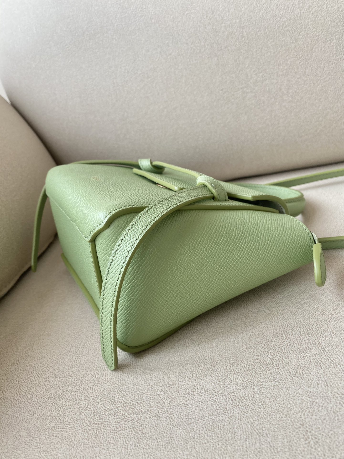 𝐂𝐞𝐥𝐢𝐧𝐞 𝐛𝐞𝐥𝐭 𝐩𝐢𝐜𝐨 𝟏𝟔𝐜𝐦 Grained Calfskin Bag