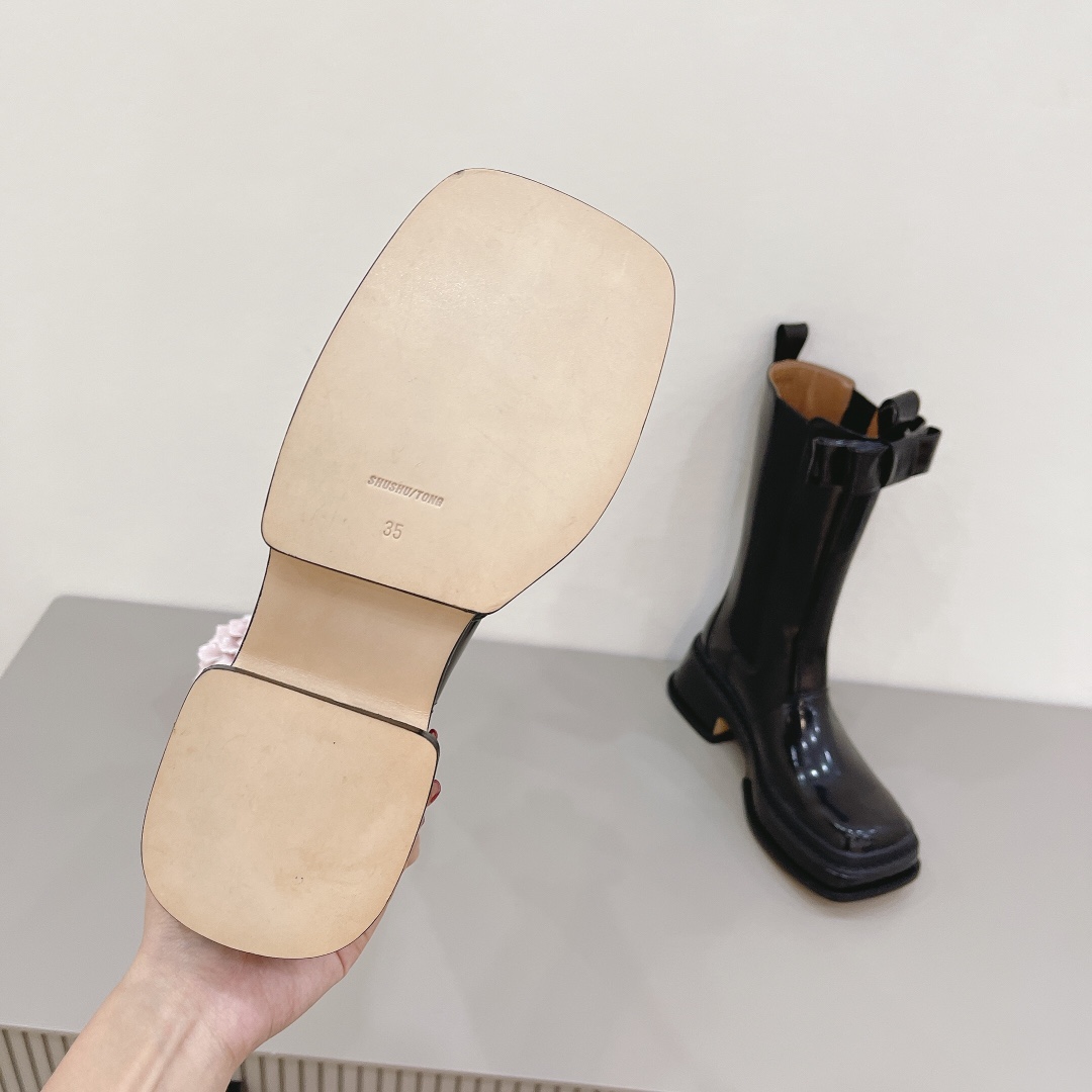 shushuton | 𝟐𝟎𝟐𝟏/𝐒𝐒 𝐧𝐞𝐰 2022 fall and winter runway show models, thick-soled square toe waterproof platform boots
