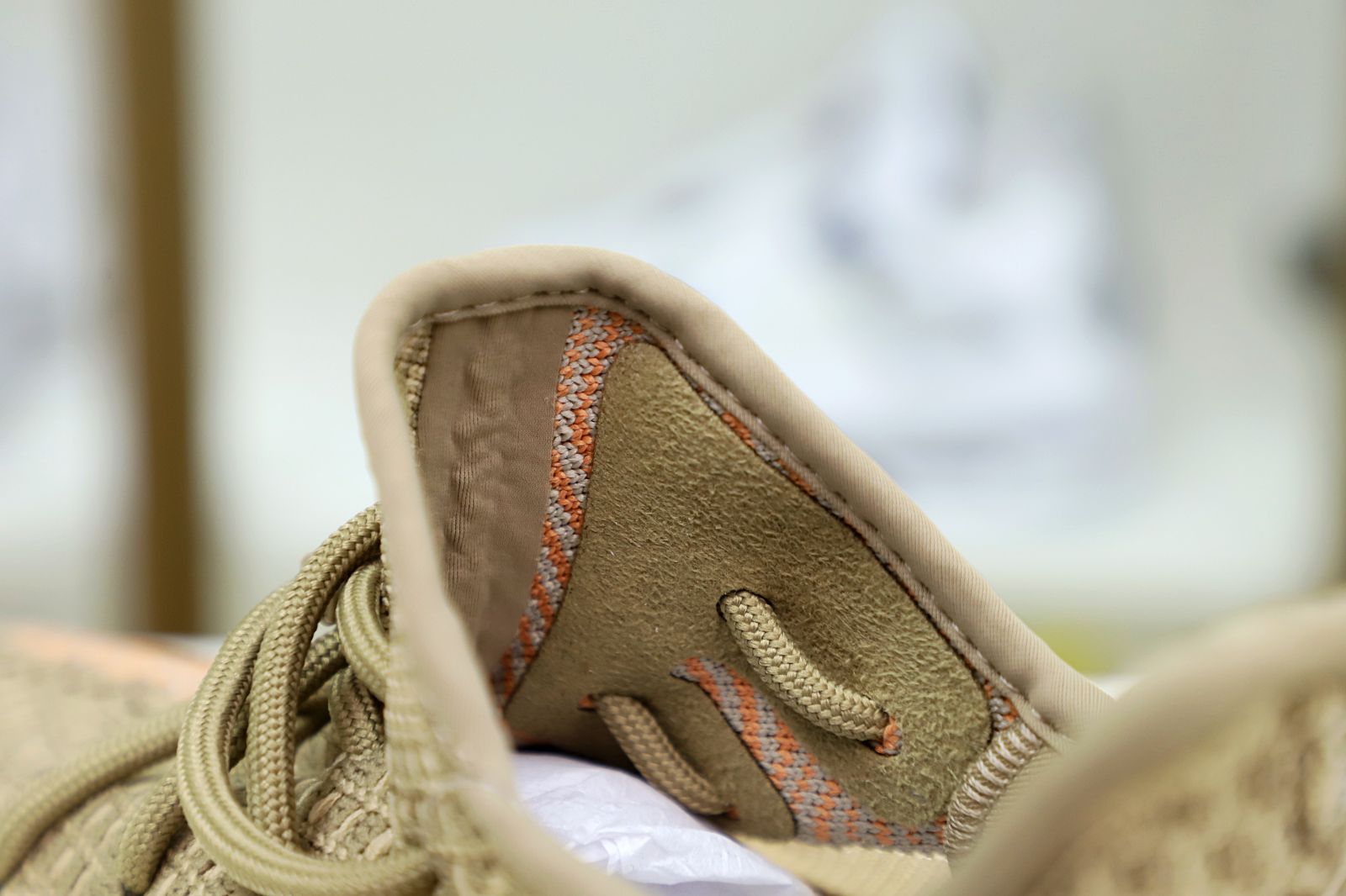 Yeezy boost 350 v2 sand