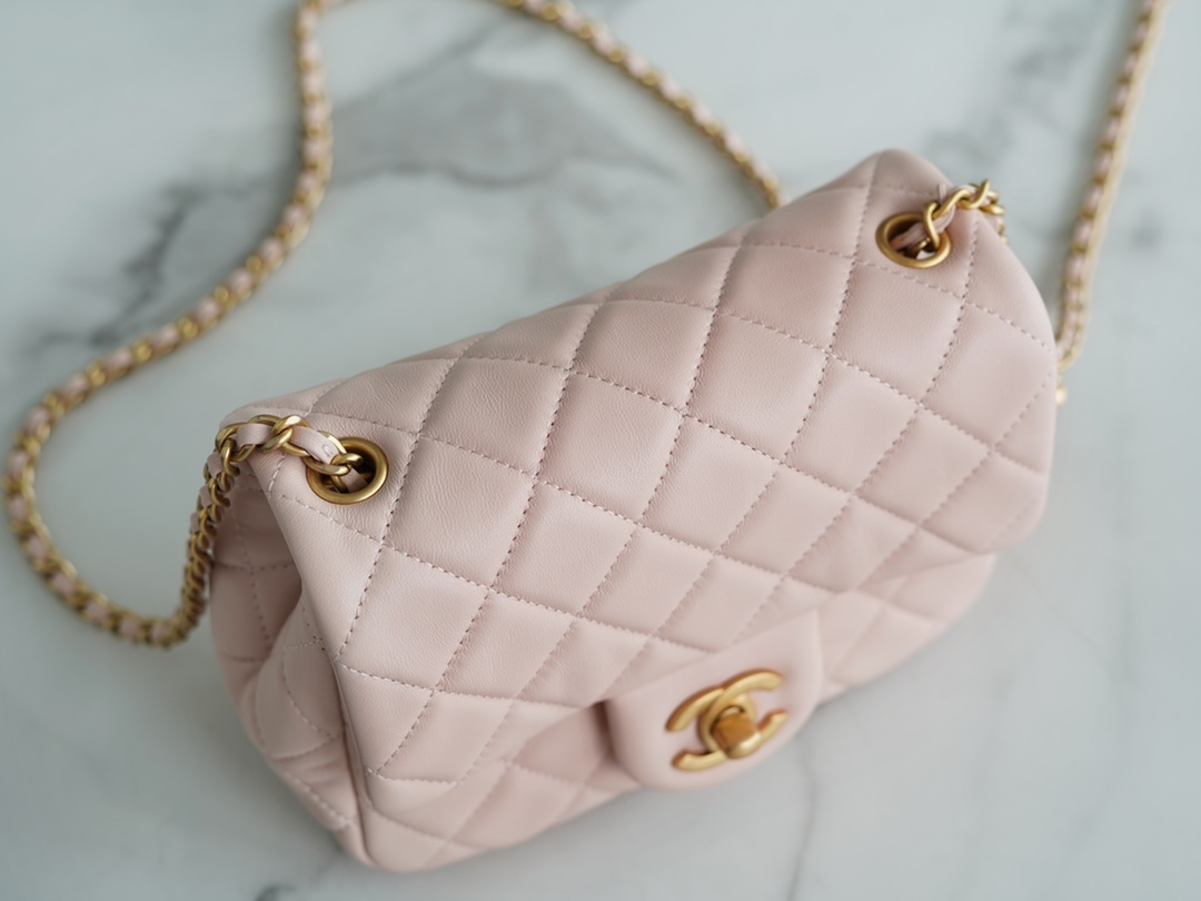 𝗖𝗛𝗔𝗘𝗡𝗟✦Metal ball square fat man genuine leather cherry blossom powder🌸