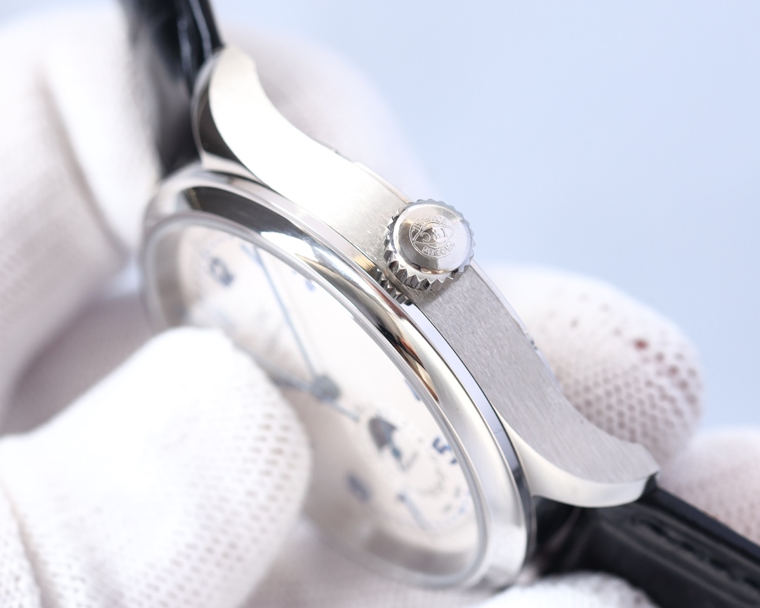 IWC- Portuguese IW390704 with Cal. 89361 chronograph movement Superluminova