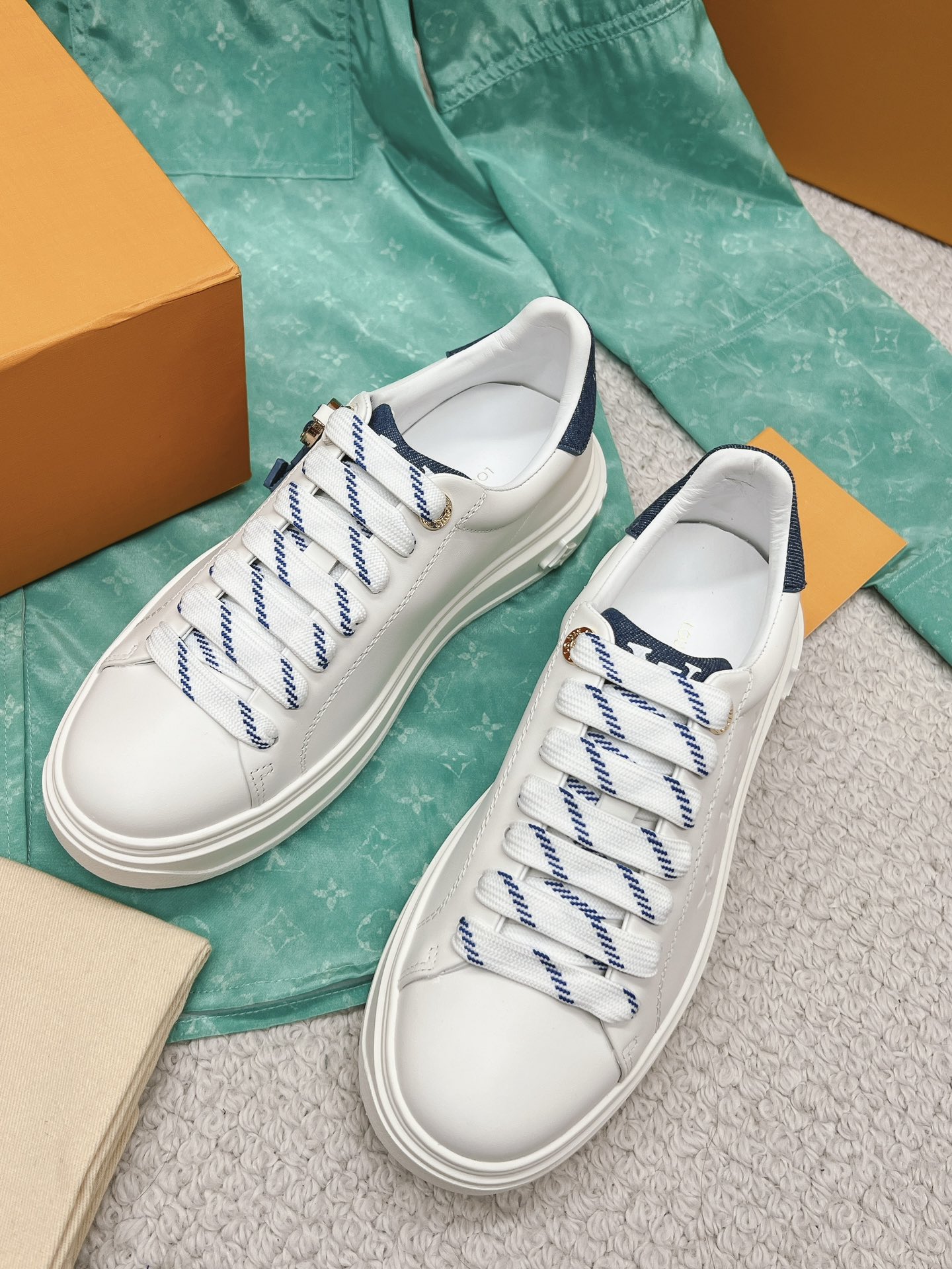 Louis Vuitton x Yayoi Kusama cooperation model classic white shoes 𝐓𝐢𝐦𝐞 𝐨𝐮𝐭 wave point sneakers