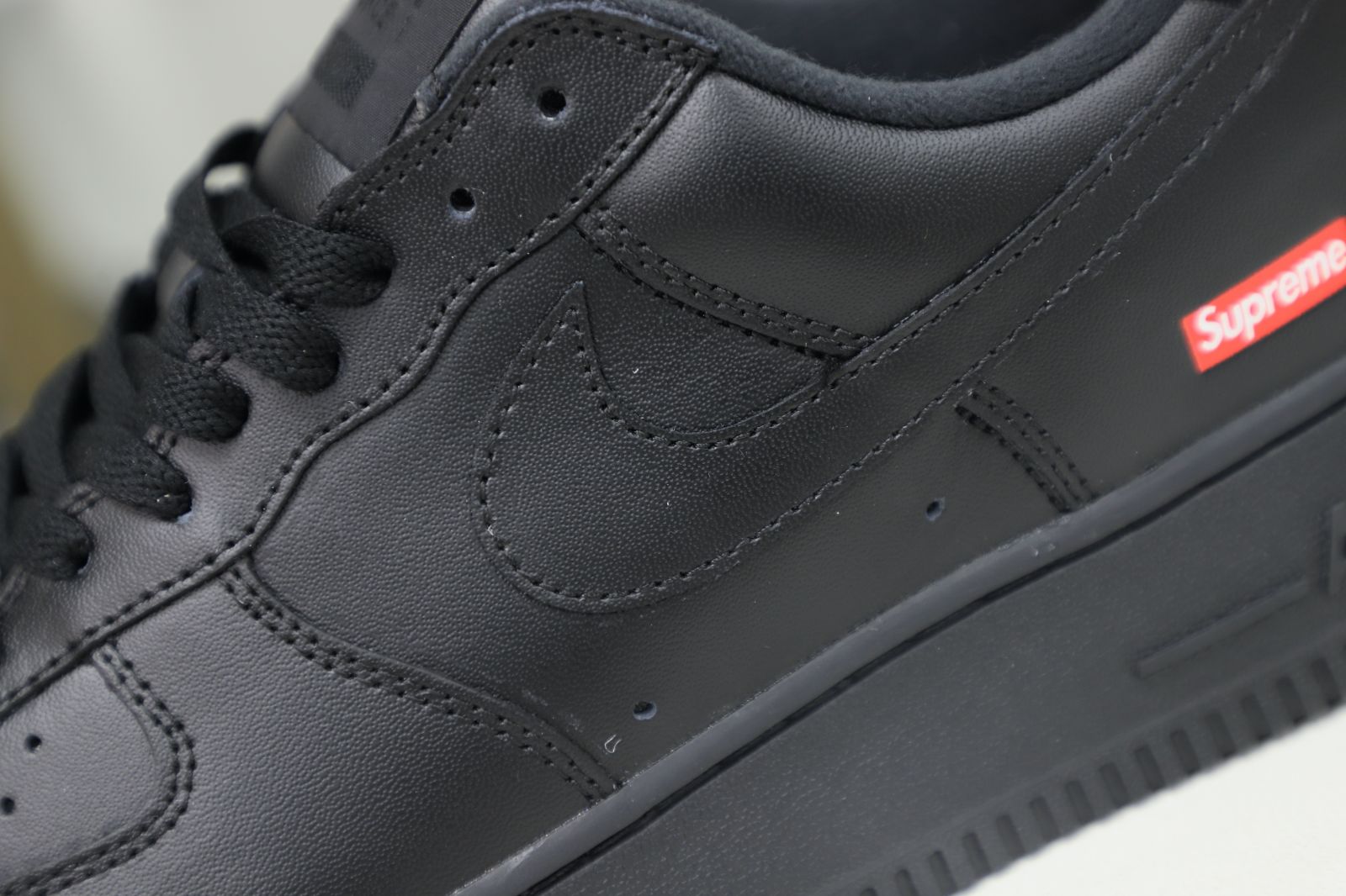Supreme Nike Air Force 1 Low box logo