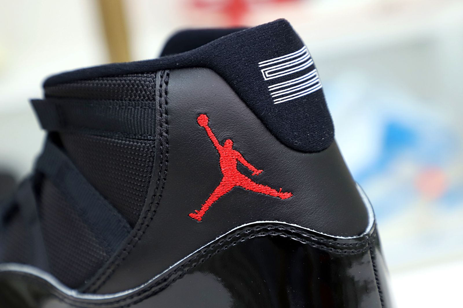 AIR JORDAN 11 RETRO BRED 2019