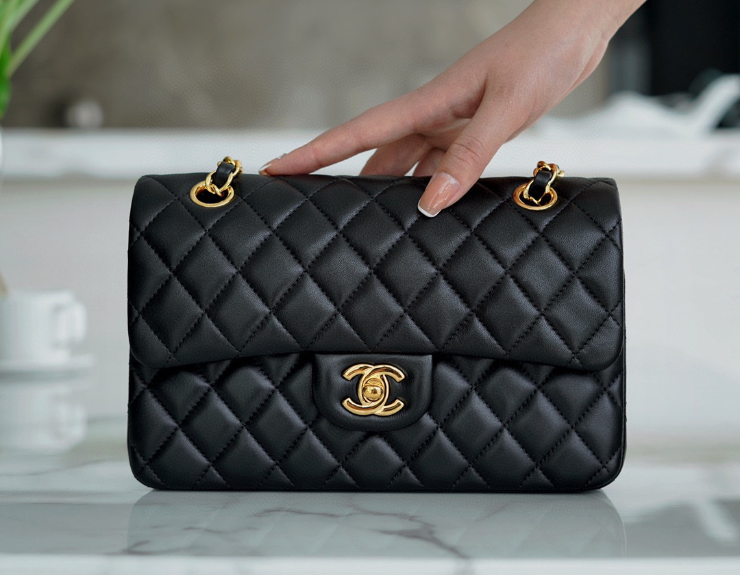 𝐂𝐇𝐀𝐍𝐄𝐋 Classic Flap Italy 🇮🇹 The 𝗚𝗥