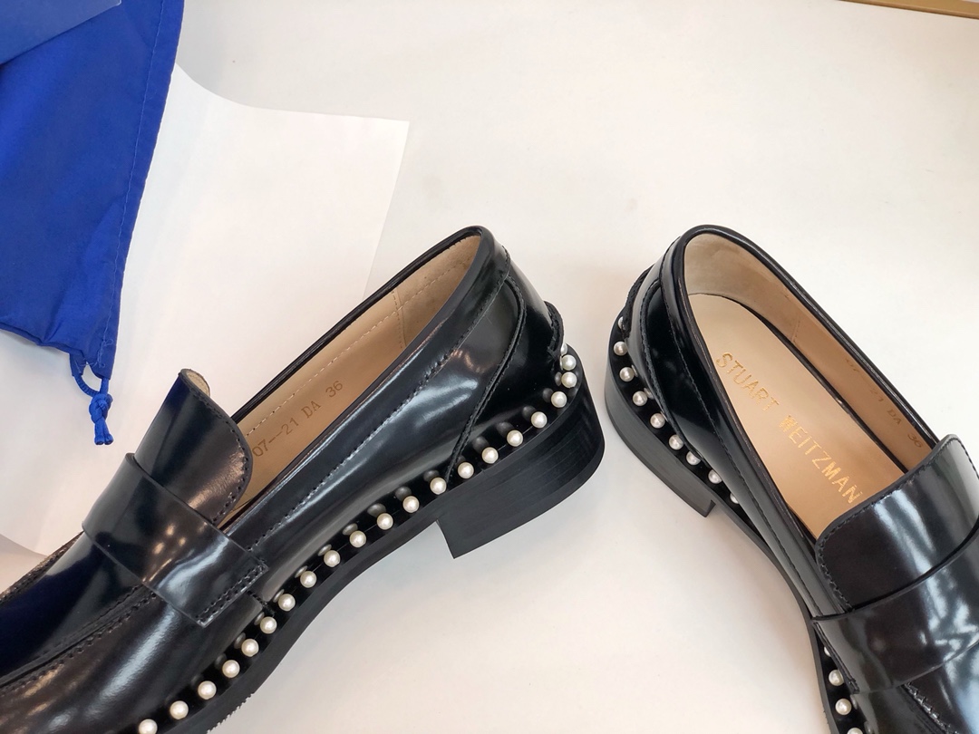 STUART WEITZMAN w Super good wearable Louboutins 〰️ million years classic small leather shoes