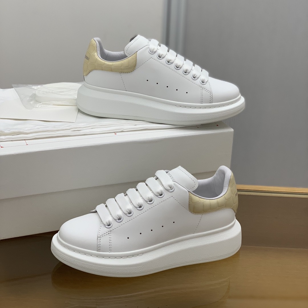 Alexander McQueen MQ Apricot bead Stone grain tail Sneakers