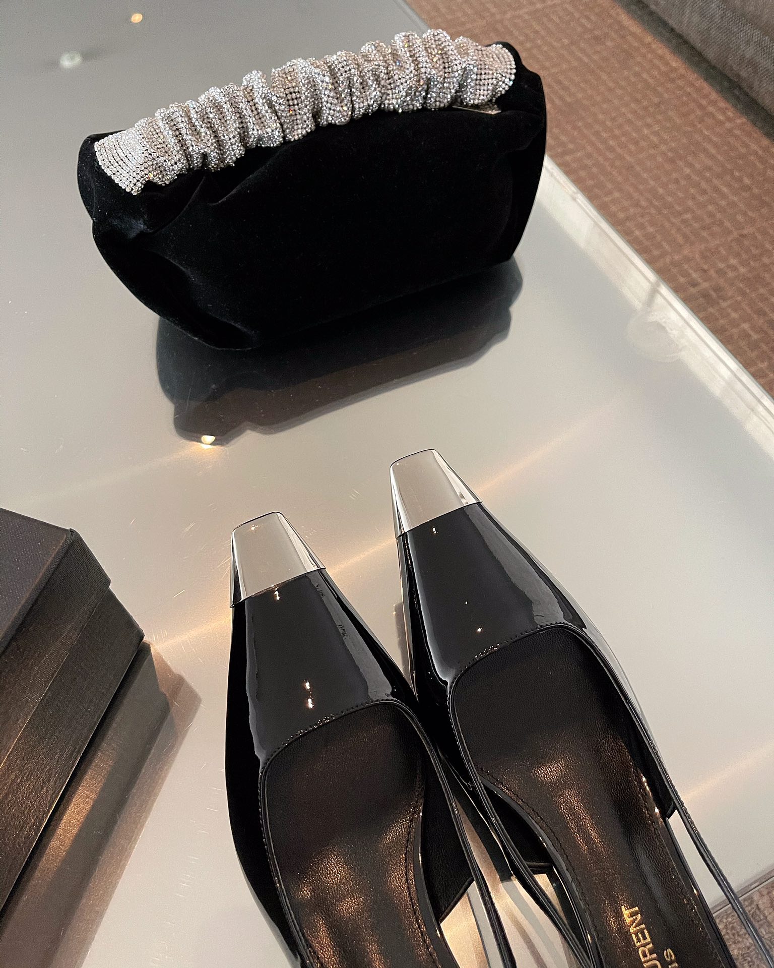 𝙎𝙖𝙞𝙣𝙩 𝙇𝙖𝙪𝙧𝙚𝙣𝙩 | 𝟐𝟎𝟐𝟏/𝐒𝐒 𝐧𝐞𝐰 YSL｜Saint Laurent𝟐𝟎𝟐𝟏 Annual best-selling model Saint Laurent early spring new metal iron head