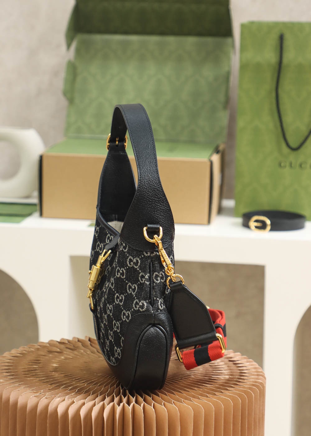 GUCCI 𝐉𝐚𝐜𝐤𝐢𝐞 𝟏𝟗𝟔𝟏 𝐃𝐞𝐧𝐢𝐦 original leather #678843