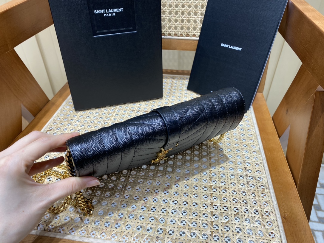 SAINT LAURENT 𝙈𝙊𝙉𝙊𝙂𝙍𝘼𝙈 𝙈𝙄𝙓 𝙈𝘼𝙏𝙀𝙇𝘼𝙎𝙎É #620280 original leather