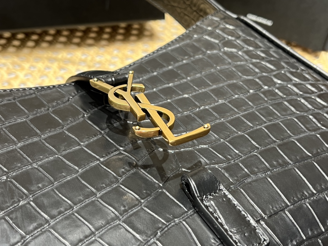 SAINT LAURENT Model: 657228 crocodile pattern original leather.JD