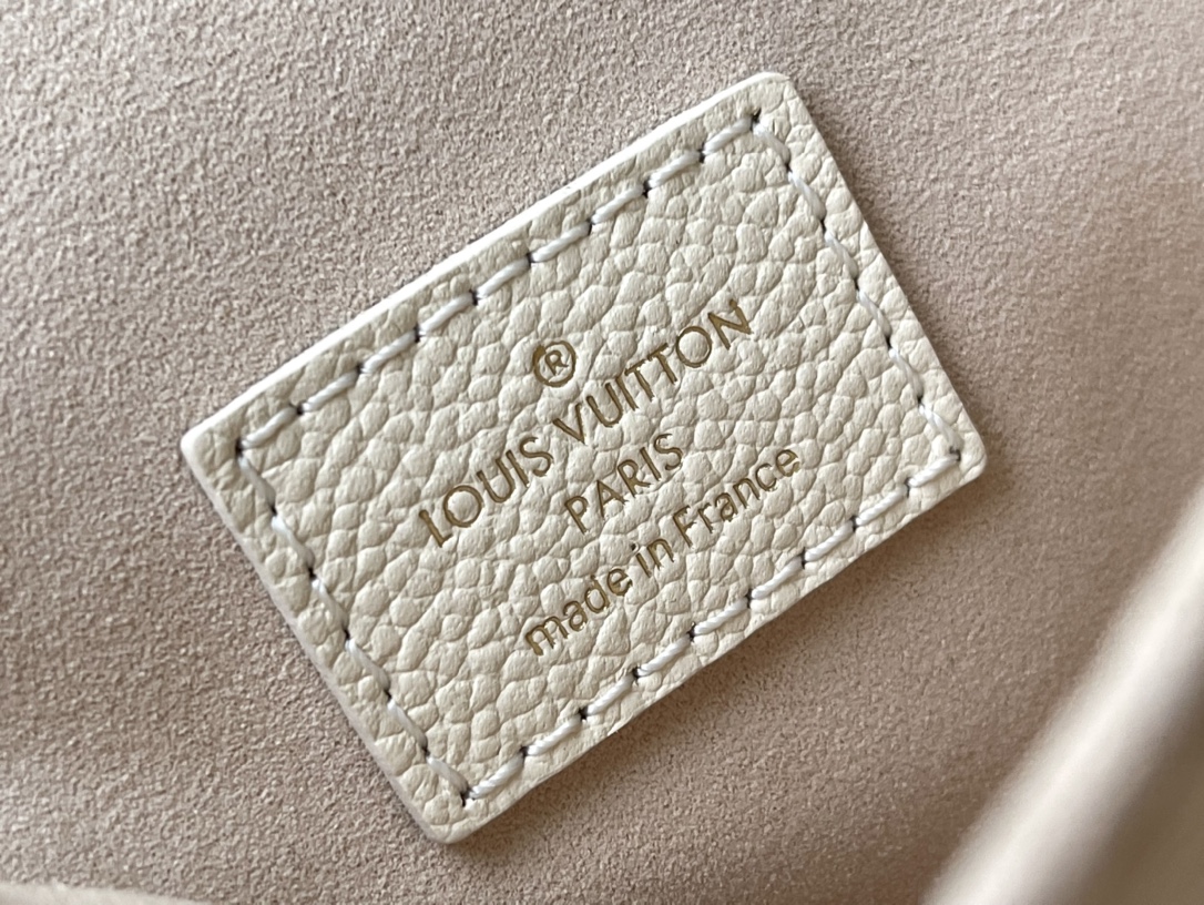 𝐋𝐎𝐔𝐈𝐒 𝐕𝐔𝐈𝐓𝐓𝐎𝐍   M45773