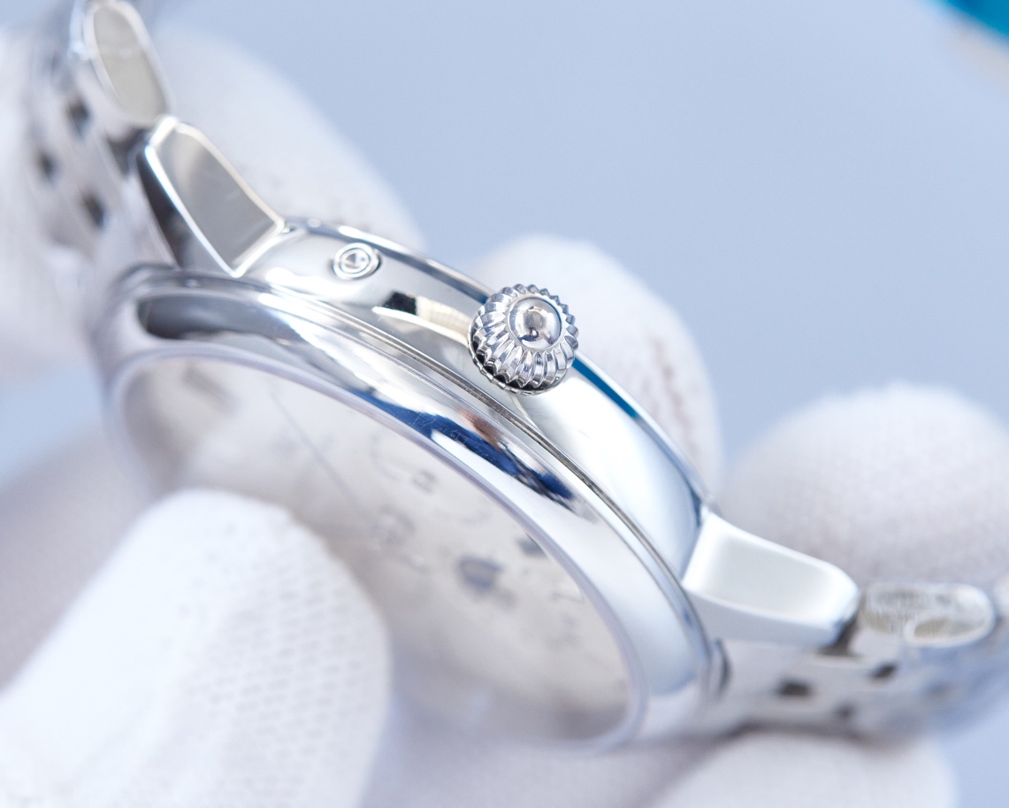 IWC- 9100 multifunctional imported mechanical movement CNC grinding process of the whole case