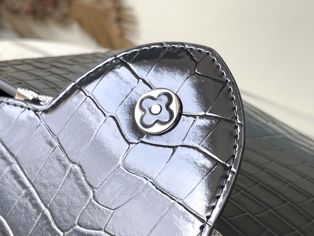 𝐋𝐎𝐔𝐈𝐒 𝐕𝐔𝐈𝐓𝐓𝐎𝐍   M51783