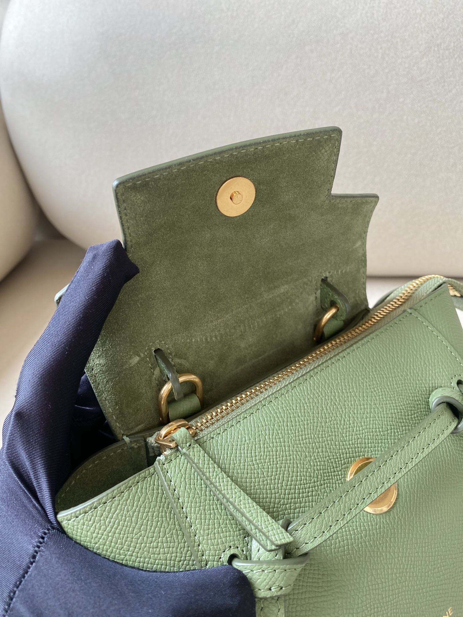 𝐂𝐞𝐥𝐢𝐧𝐞 𝐛𝐞𝐥𝐭 𝐩𝐢𝐜𝐨 𝟏𝟔𝐜𝐦 Grained Calfskin Bag