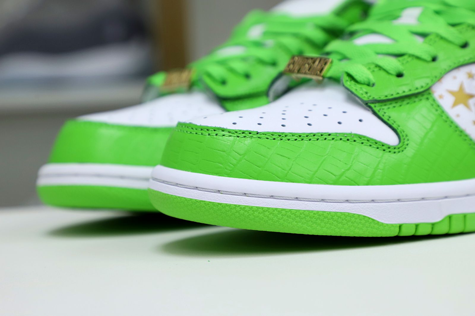 Supreme x Nike SB Dunk Low Mean Green