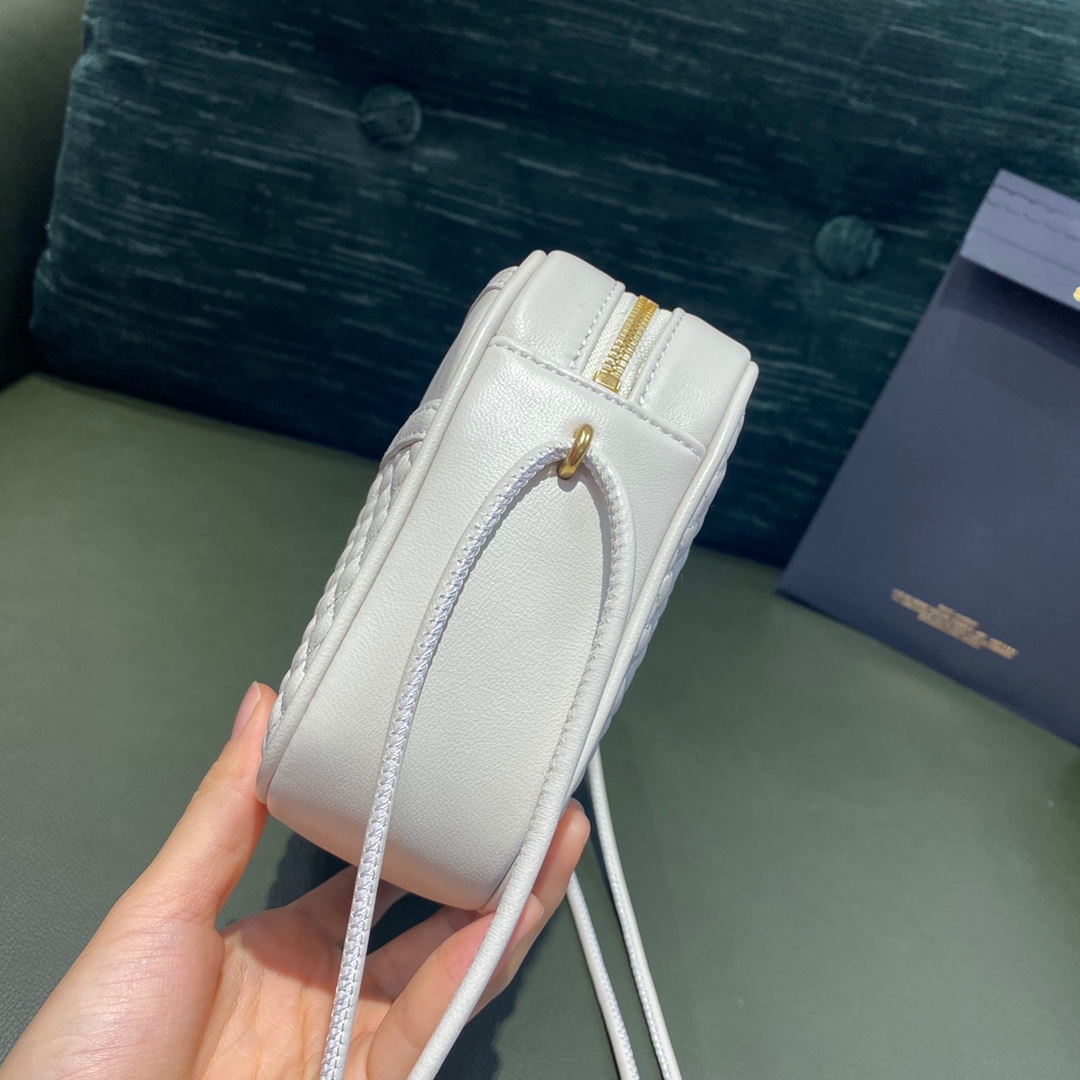 AINT LAURENT 𝙇𝙤𝙪 𝙇𝙤𝙪  #640990.JD