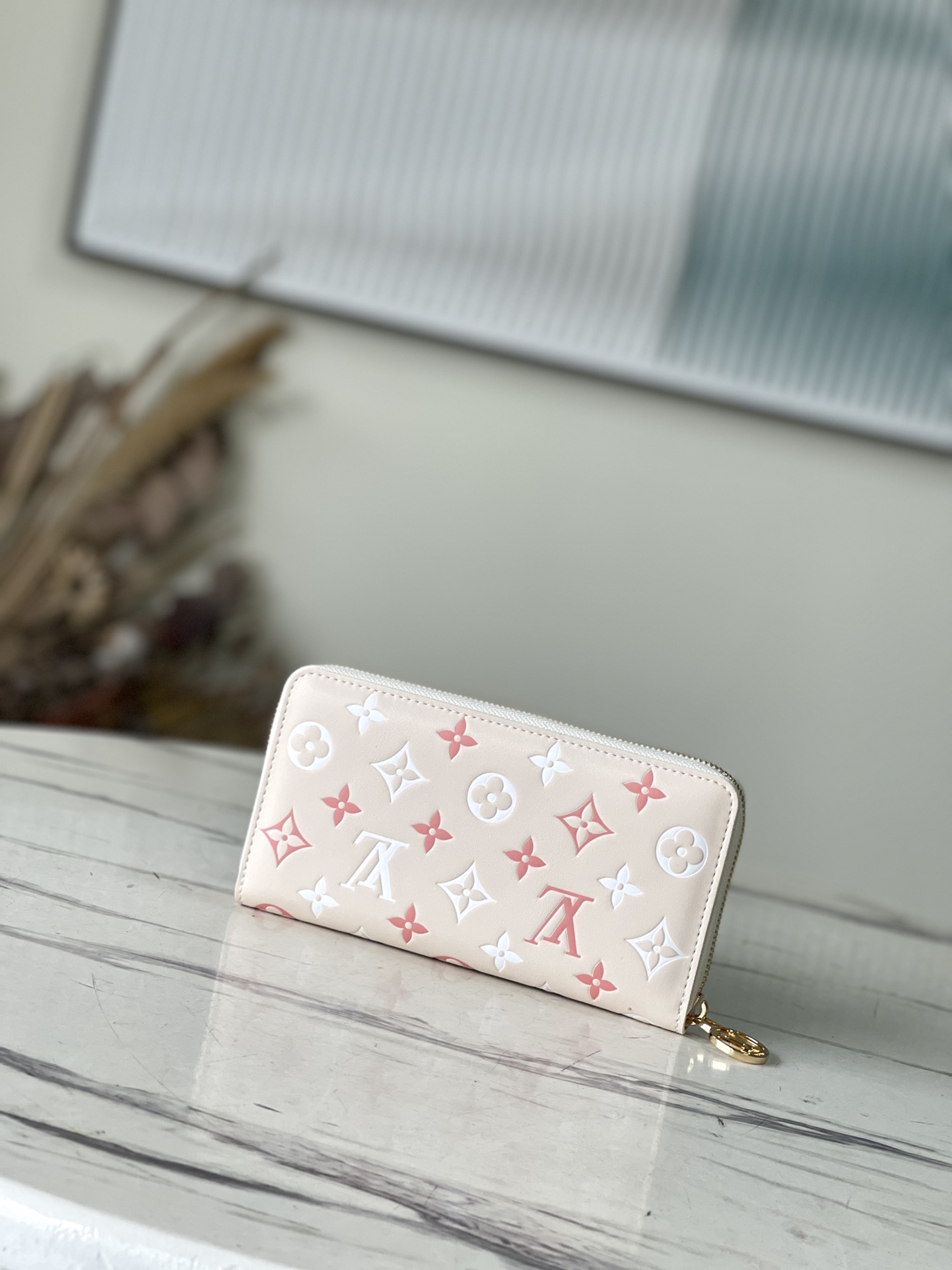 𝐋𝐎𝐔𝐈𝐒 𝐕𝐔𝐈𝐓𝐓𝐎𝐍    M82290