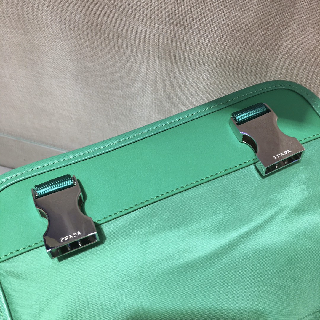 𝐏𝐑𝐀𝐃𝐀𝐀 3 in 1 messenger package