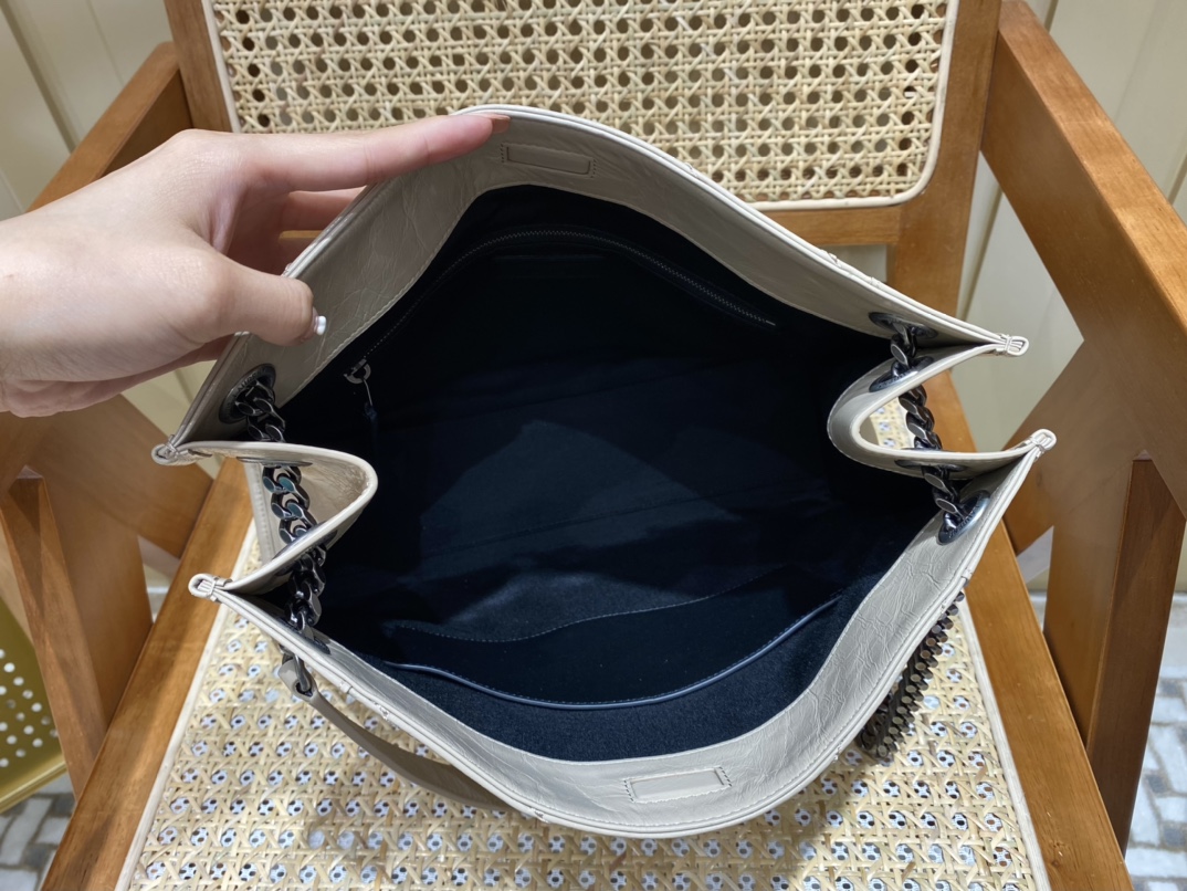 SAINT LAURENT 𝑵𝒊𝒌𝒊 𝒔𝒉𝒐𝒑𝒑𝒊𝒏𝒈 𝒃𝒂𝒈 #577999original leather.JD