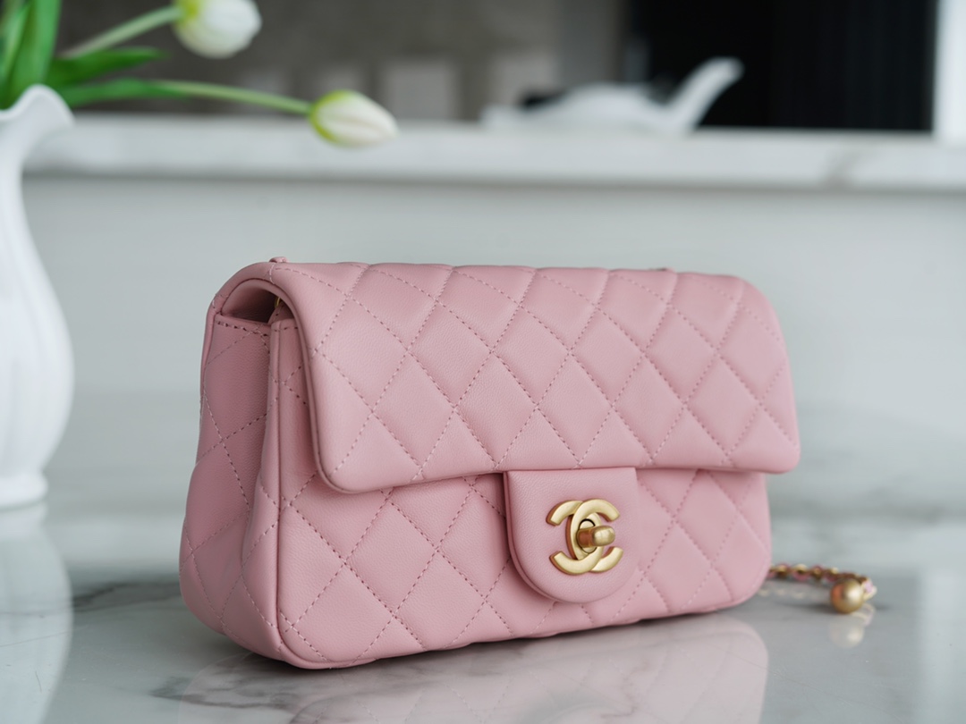 𝗖𝗛𝗔𝗘𝗡𝗟✦ metal ball 𝑴𝒊𝒏𝒊 genuine leather pink