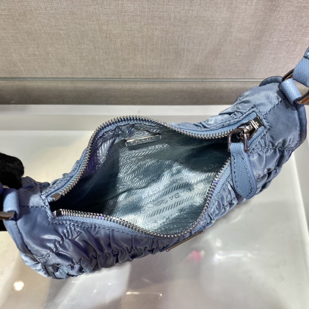 𝐏𝐑𝐀𝐃𝐀 nylon crinkle Hobo underarm bag