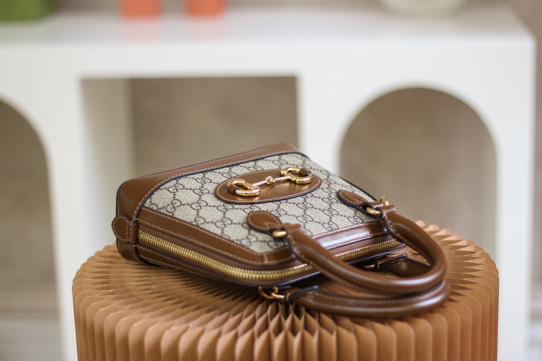 GUCCI 𝟭 𝟵 𝟱 𝟱 horsebit buckle series new member [𝐌𝐢𝐧𝐢 small shell] genuine leather #640716