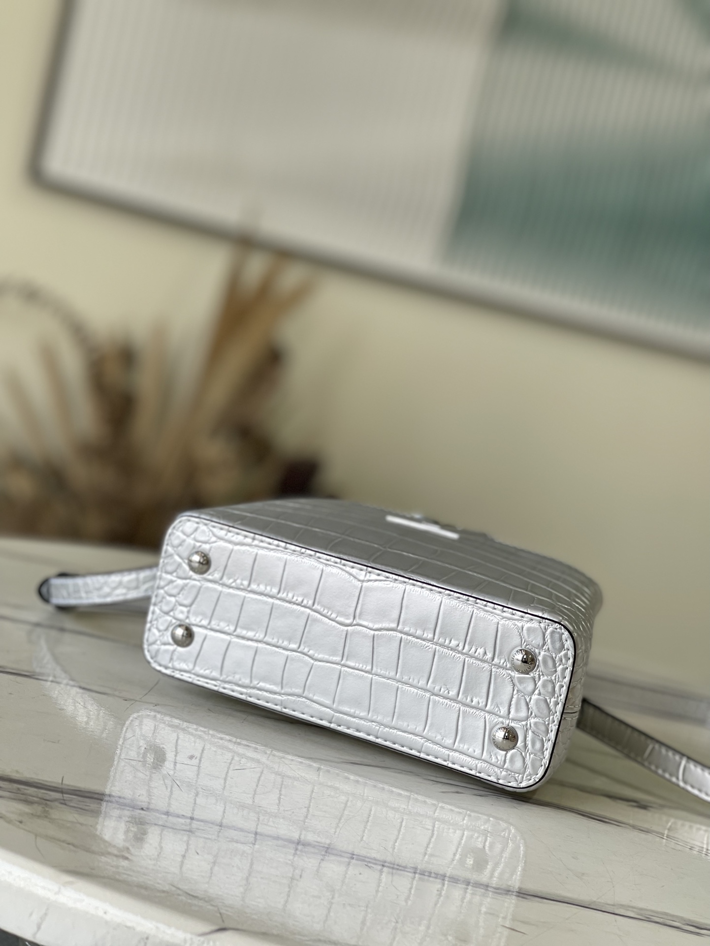 𝐋𝐎𝐔𝐈𝐒 𝐕𝐔𝐈𝐓𝐓𝐎𝐍   N94227