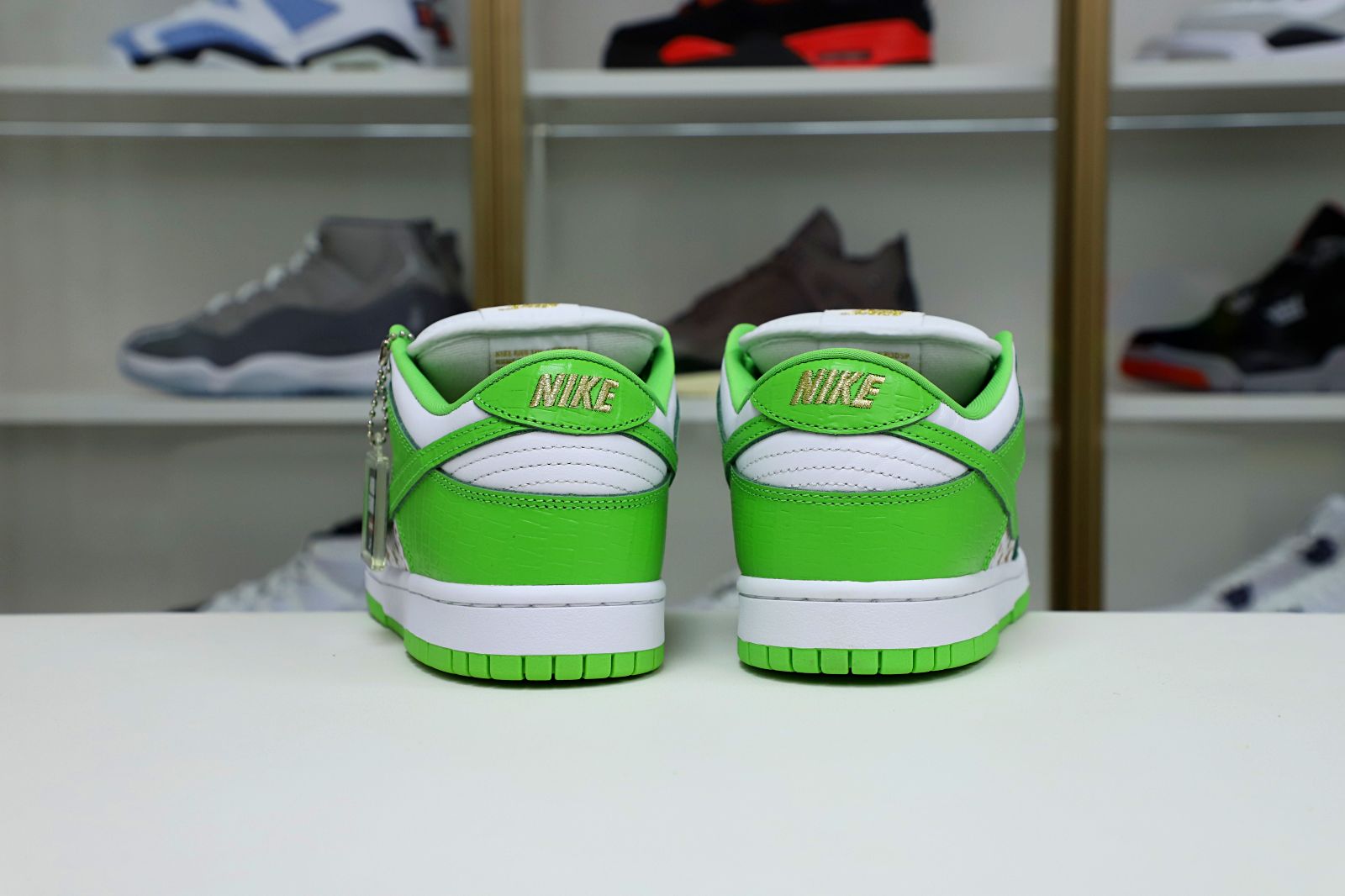 Supreme x Nike SB Dunk Low Mean Green