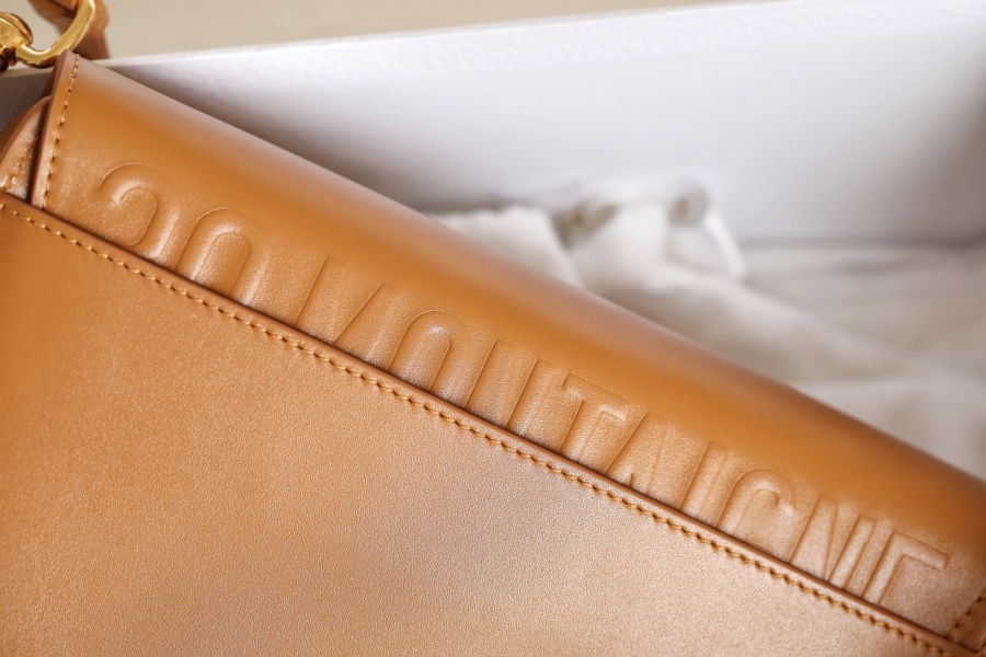 DIOR BOBBY East-West Caramel