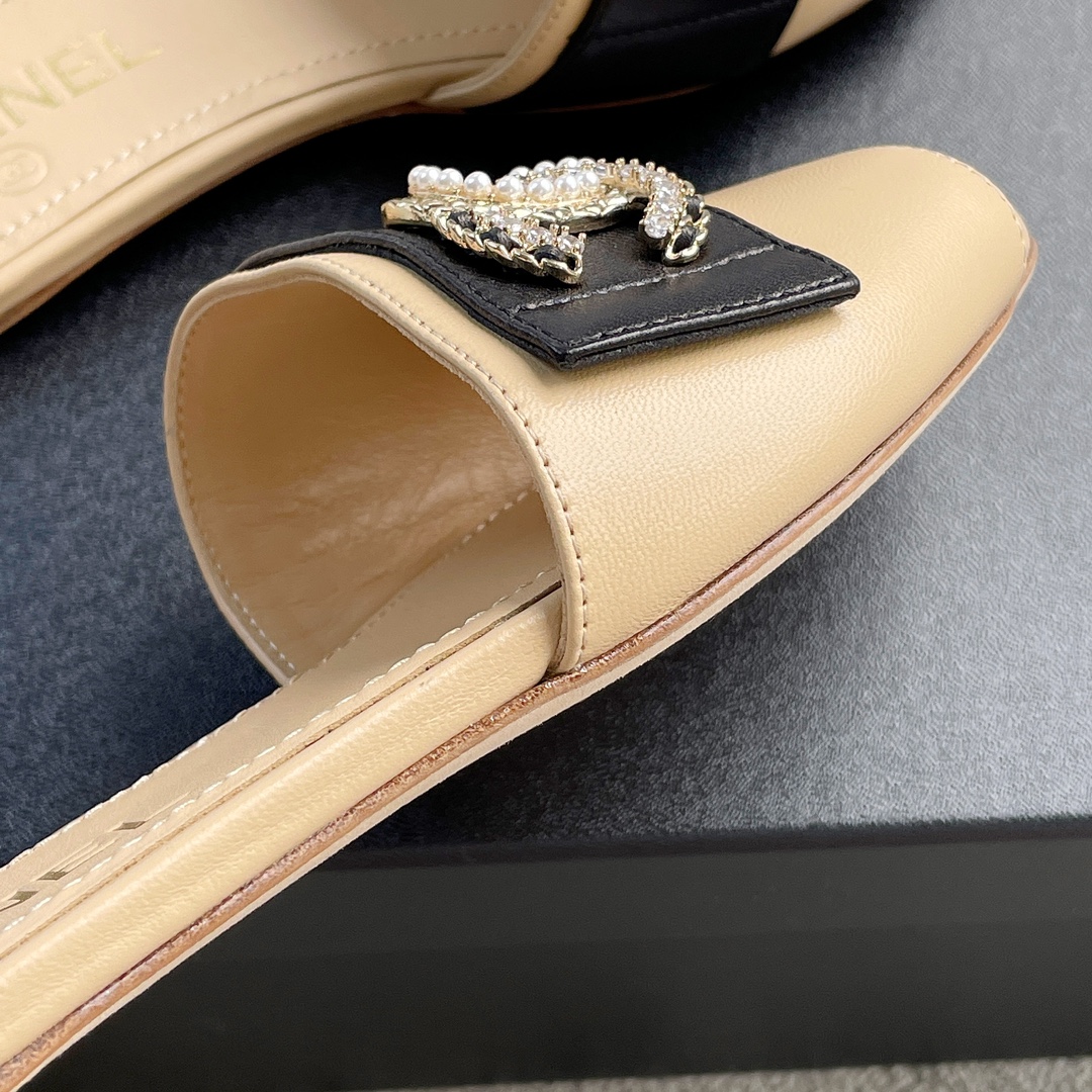 CHANEL Chanel slippers pearl leather strips and small diamond combination imported A grade sheepskin