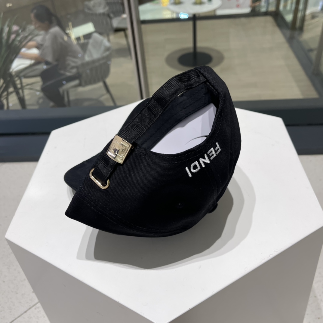 Fendl Fendi spring and summer new national tide embroidery letter baseball cap