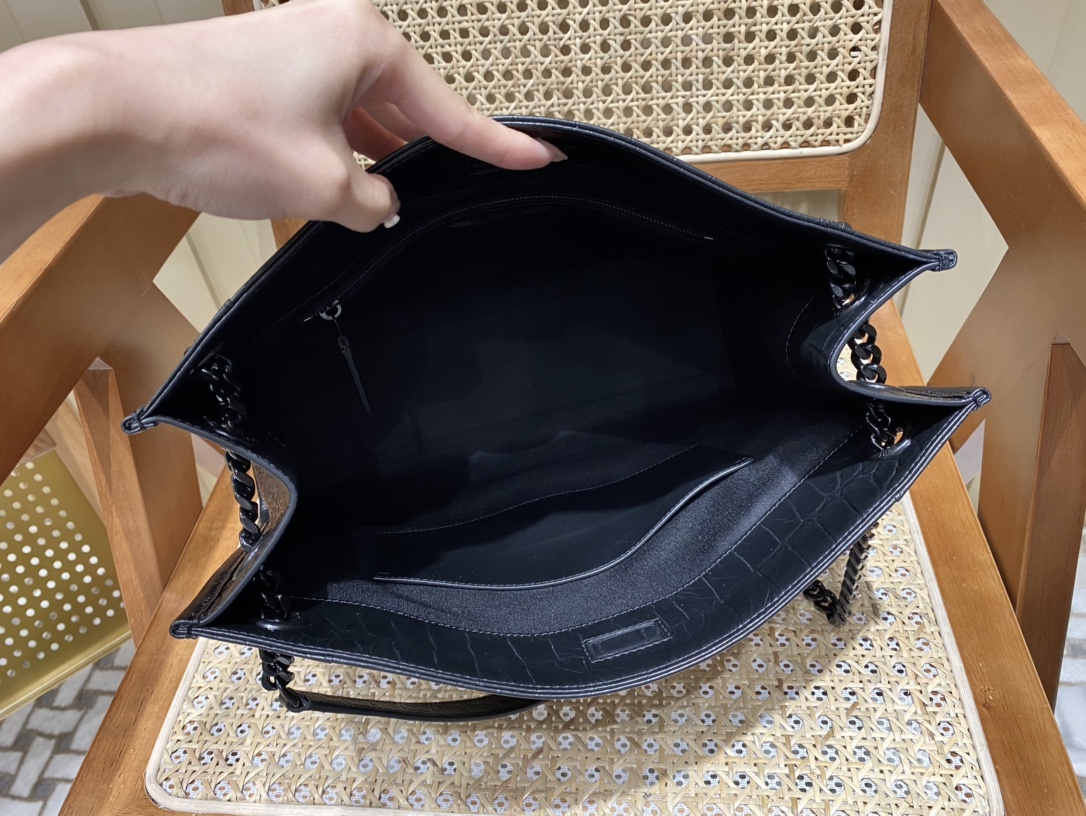 SAINT LAURENT 𝑵𝒊𝒌𝒊 𝒔𝒉𝒐𝒑𝒑𝒊𝒏𝒈 𝒃𝒂𝒈 #577999original leather.JD