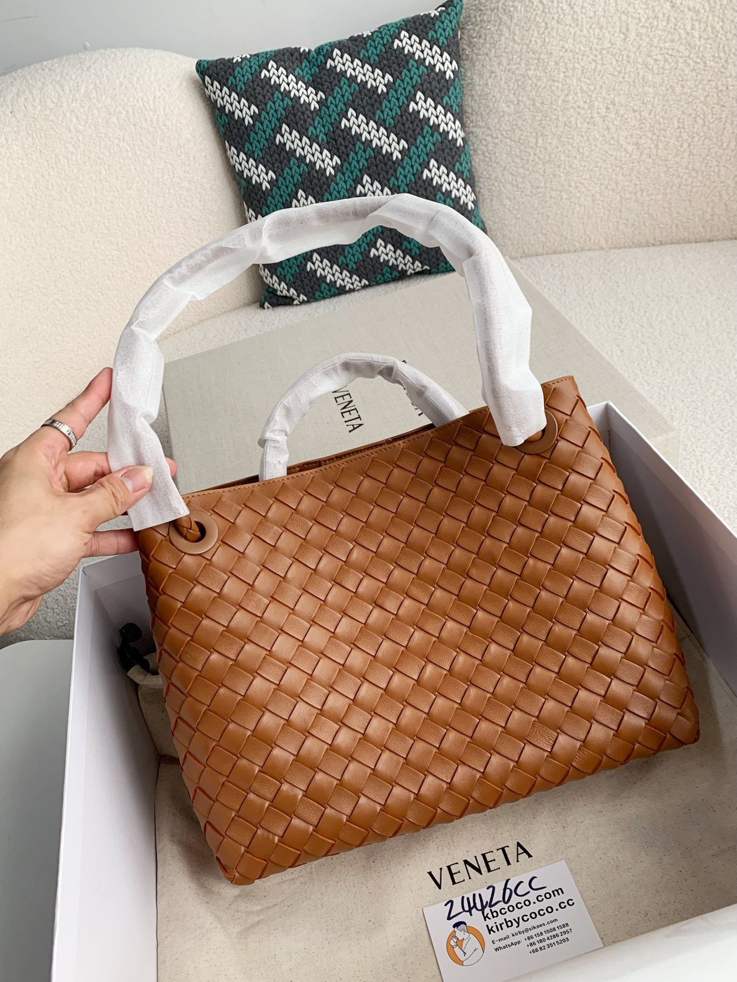 BOTTECA VENETA Knit handbags Size：32*24*12cm