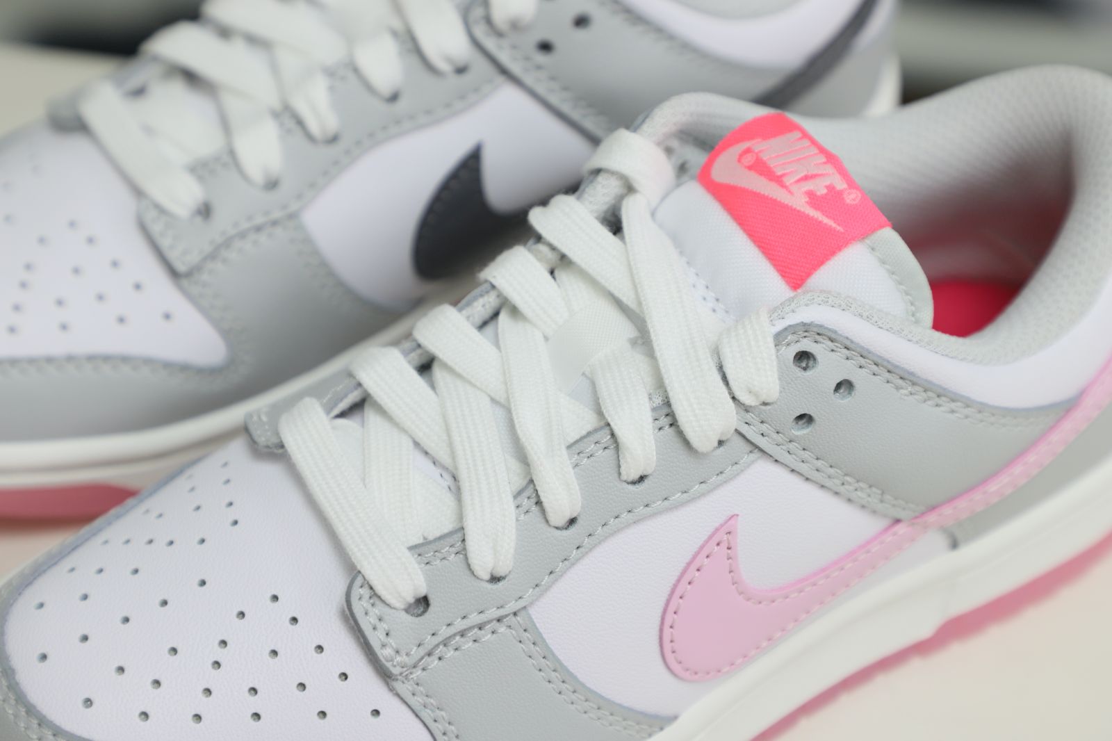 Nike Dunk Low SummitWhite and Pink Foam