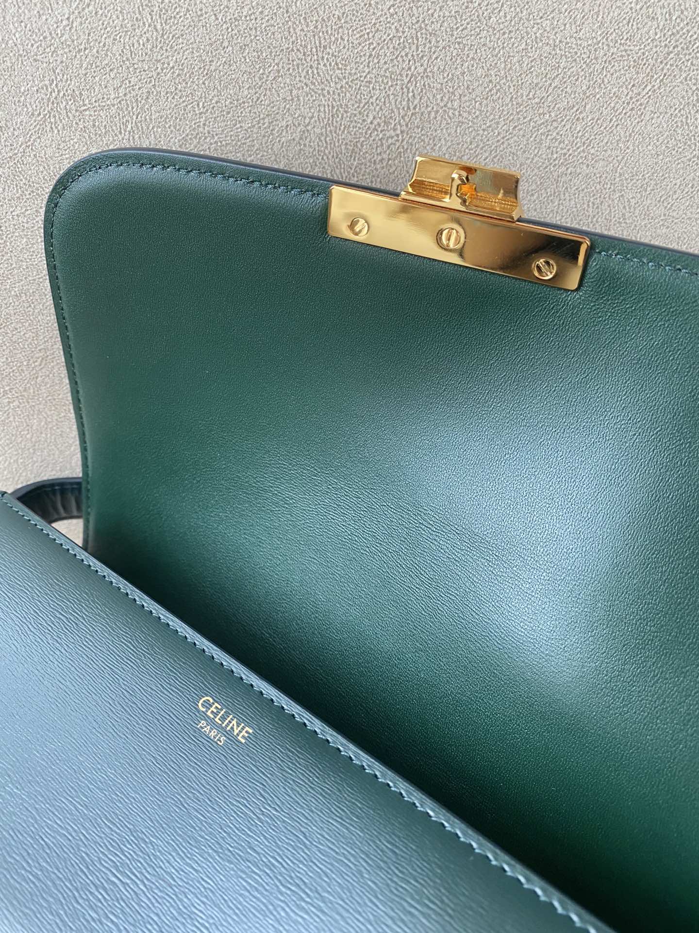 𝐂𝐞𝐥𝐢𝐧𝐞 Triomphe Medium 22.5cm