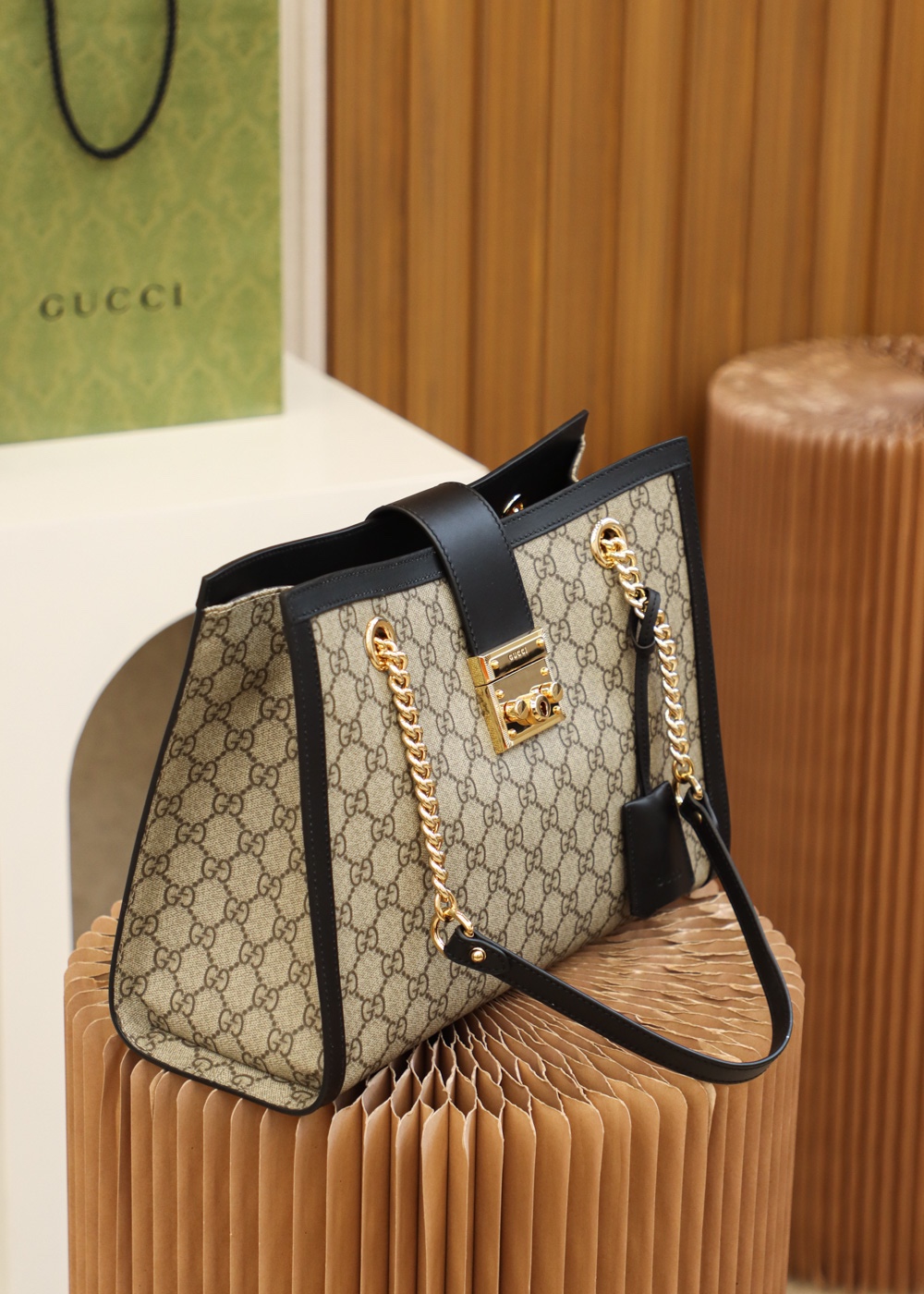 GUCCI 𝐏𝐚𝐝𝐥𝐨𝐜𝐤 series medium original leather #479197