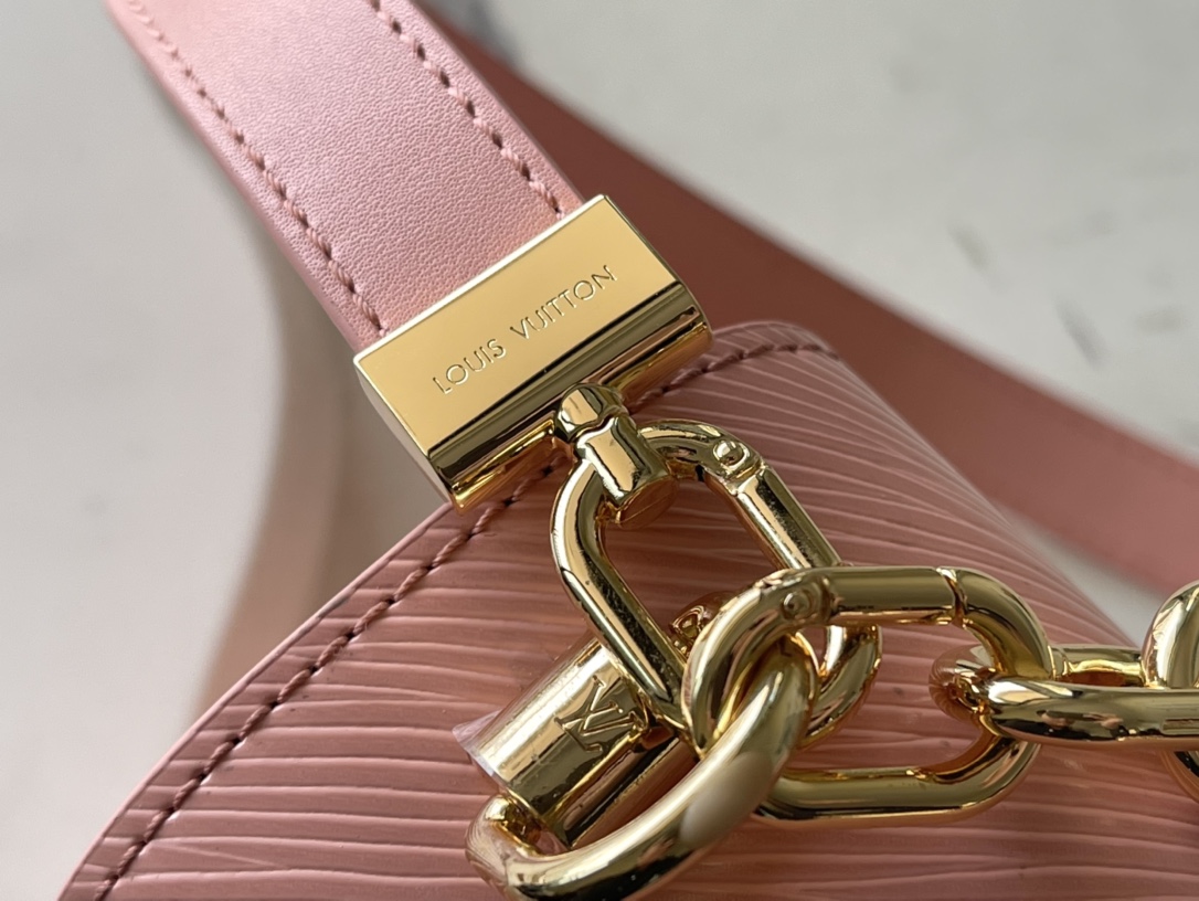 𝐋𝐎𝐔𝐈𝐒 𝐕𝐔𝐈𝐓𝐓𝐎𝐍    M21605