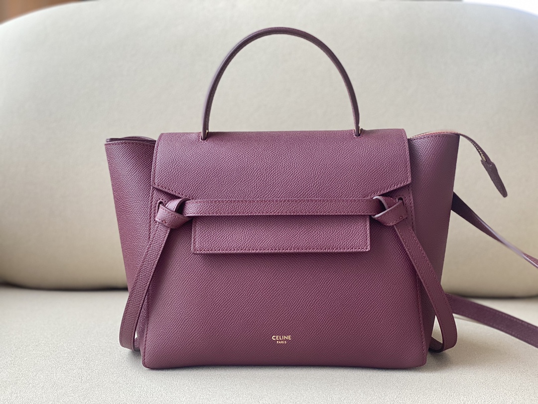 𝐂𝐞𝐥𝐢𝐧𝐞 BELT MICRO BAG in grained calfskin