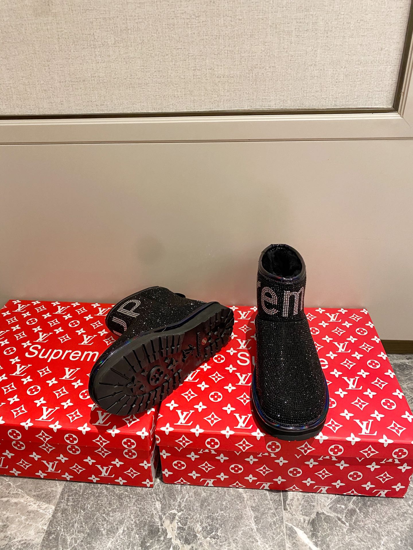 supermen & Louis Vuitton LV cooperation models full of diamonds snow shoes on the new lining pure wool super warm