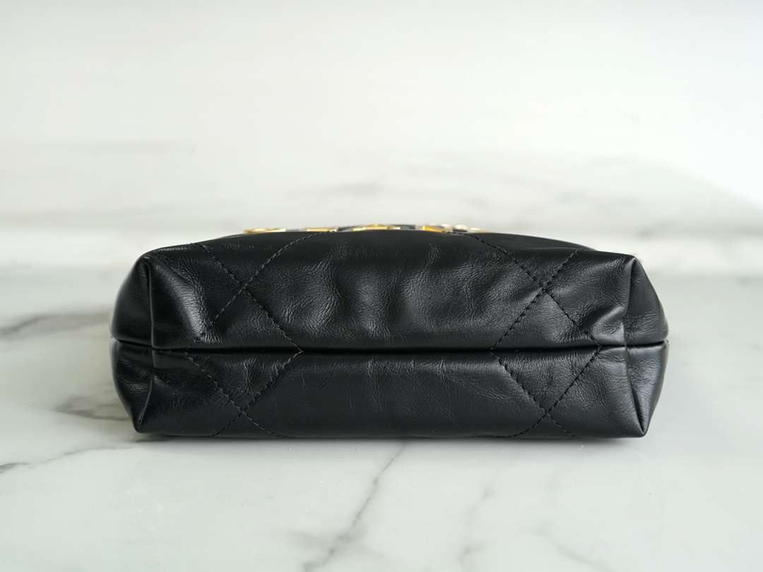 𝗖𝗛𝗔𝗡𝗘𝗟✦ 23s Spring/Summer New 22Mini bag Original Leather Black Gold