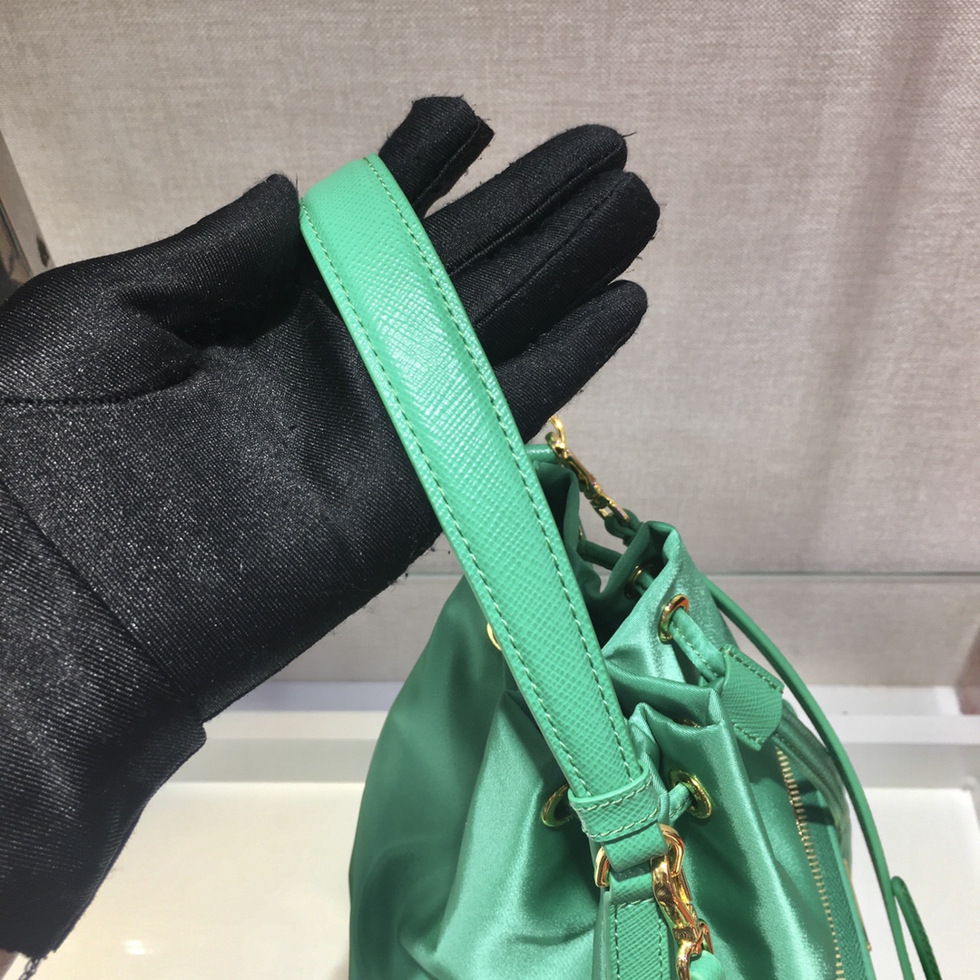 𝐏𝐑𝐀𝐃𝐀 Classic model 1BH038