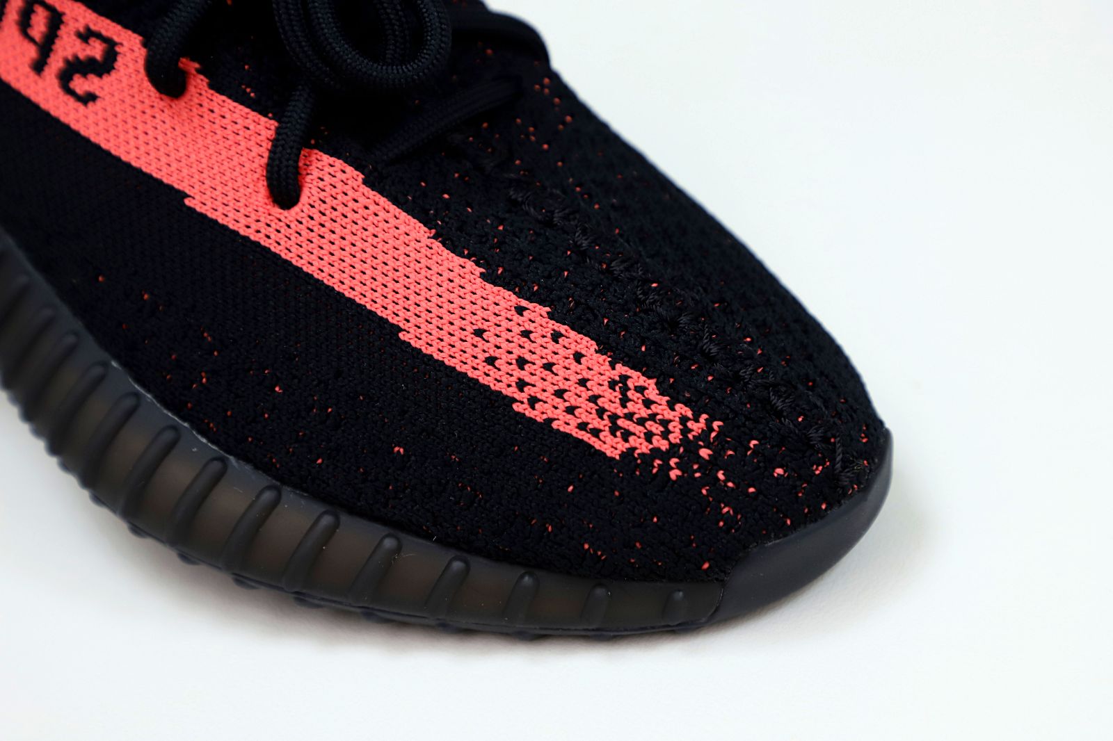 YEEZY BOOST 350 V2 RED